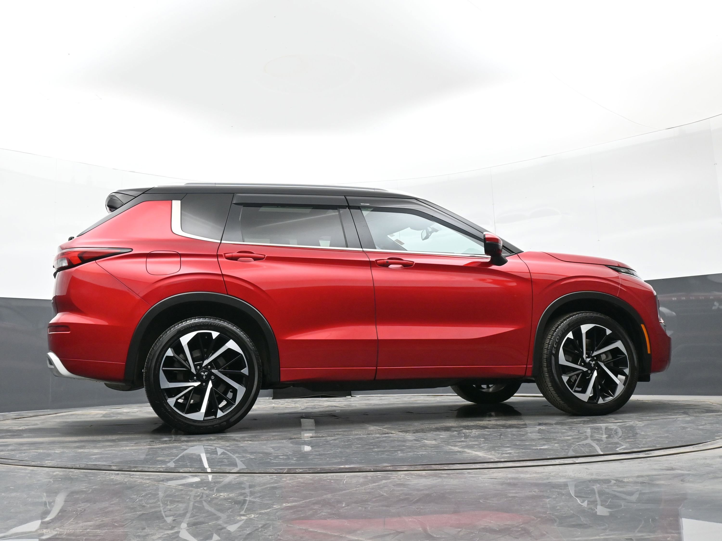 Used 2024 Mitsubishi Outlander SEL image 45