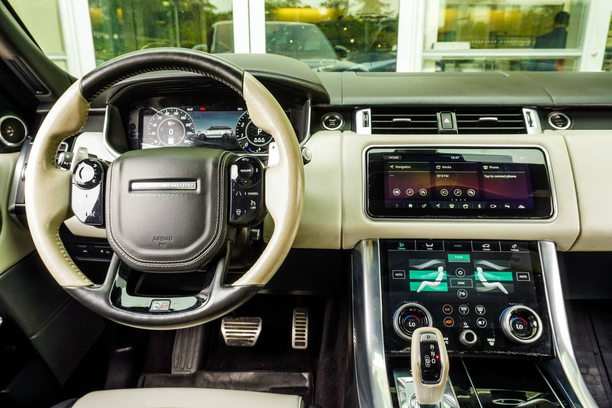 Used 2020 Land Rover Range Rover Sport SVR image 16