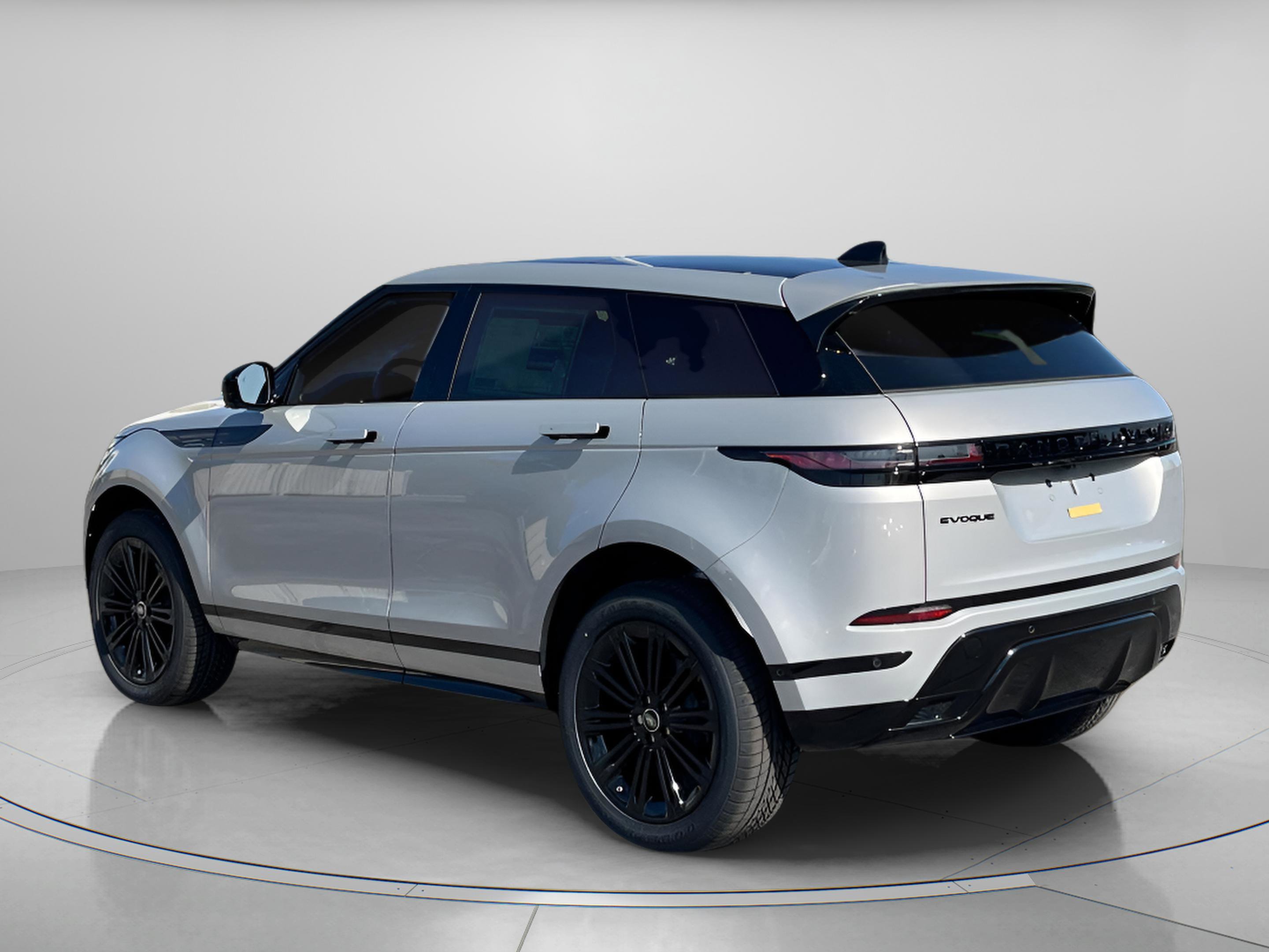 New 2026 Land Rover Range Rover Evoque Dynamic SE image 3