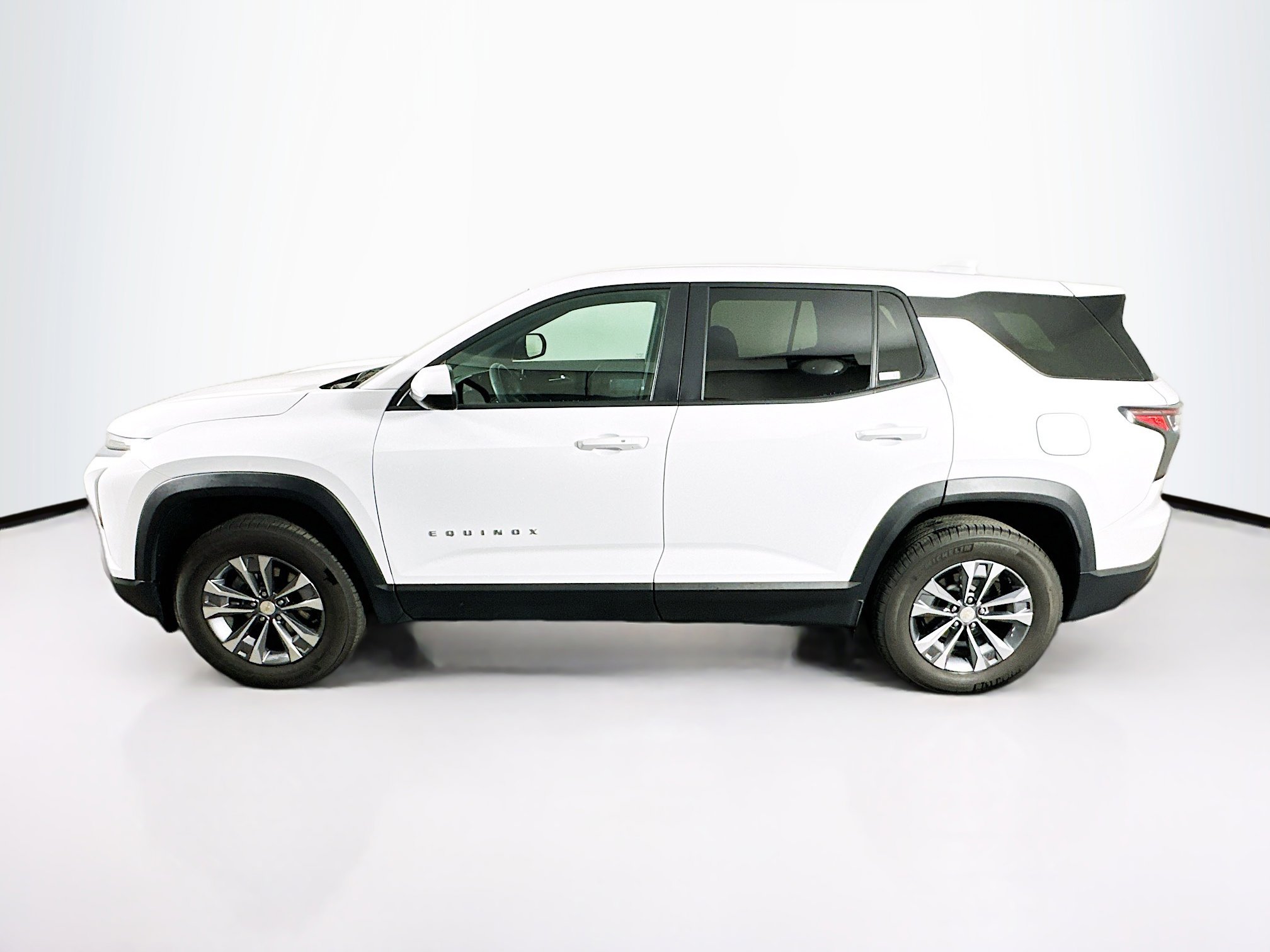 Used 2025 Chevrolet Equinox LT image 4