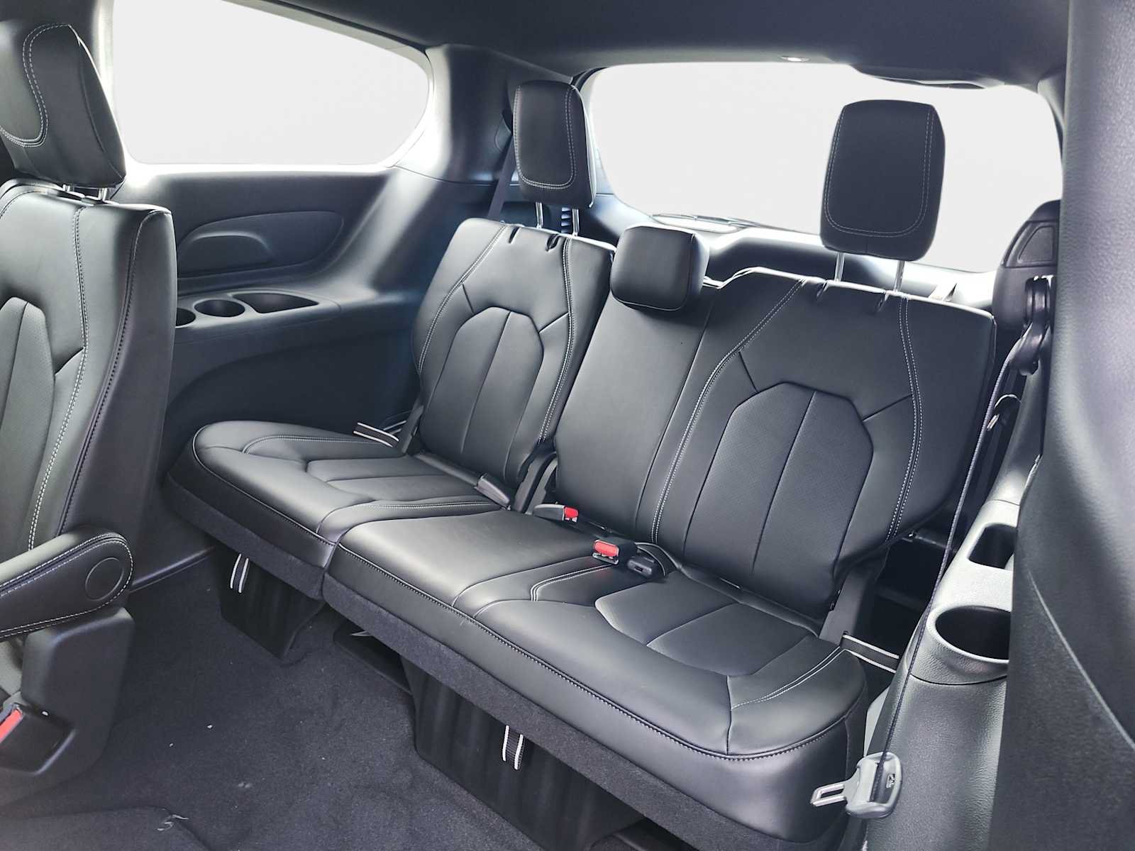New 2027 Chrysler Pacifica LX FWD image 16