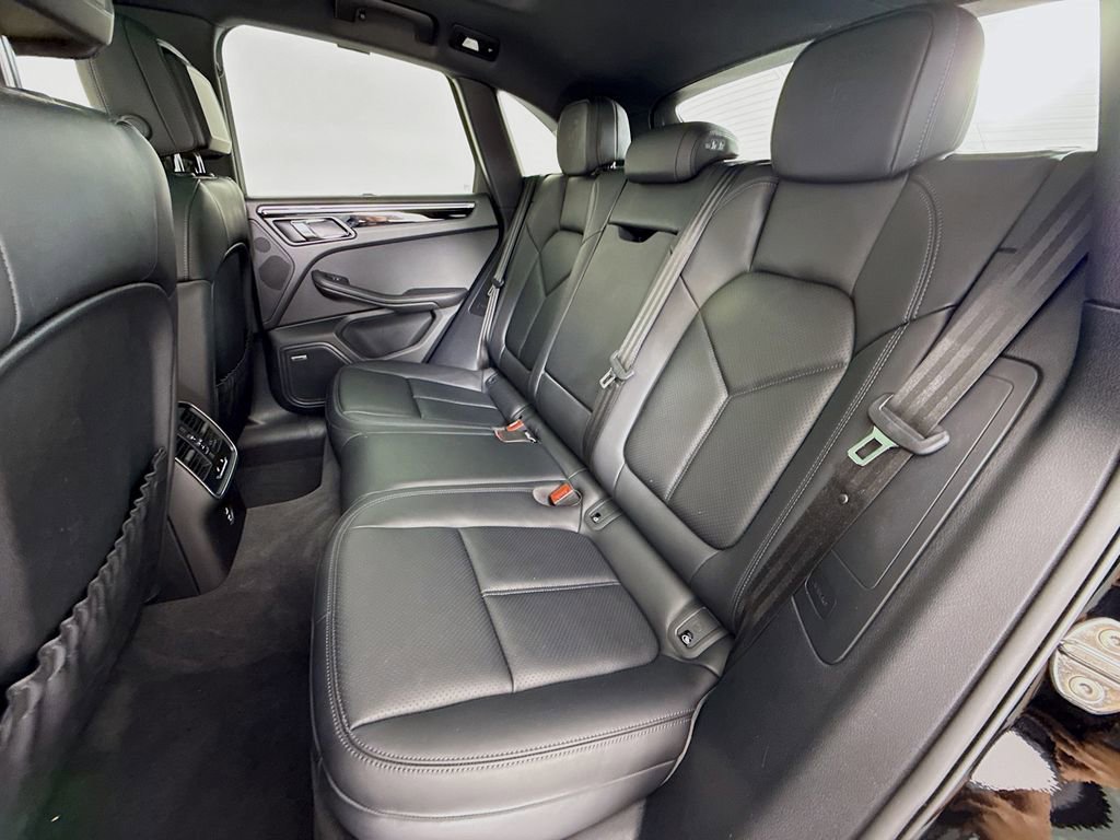 Certified 2025 Porsche Macan image 25