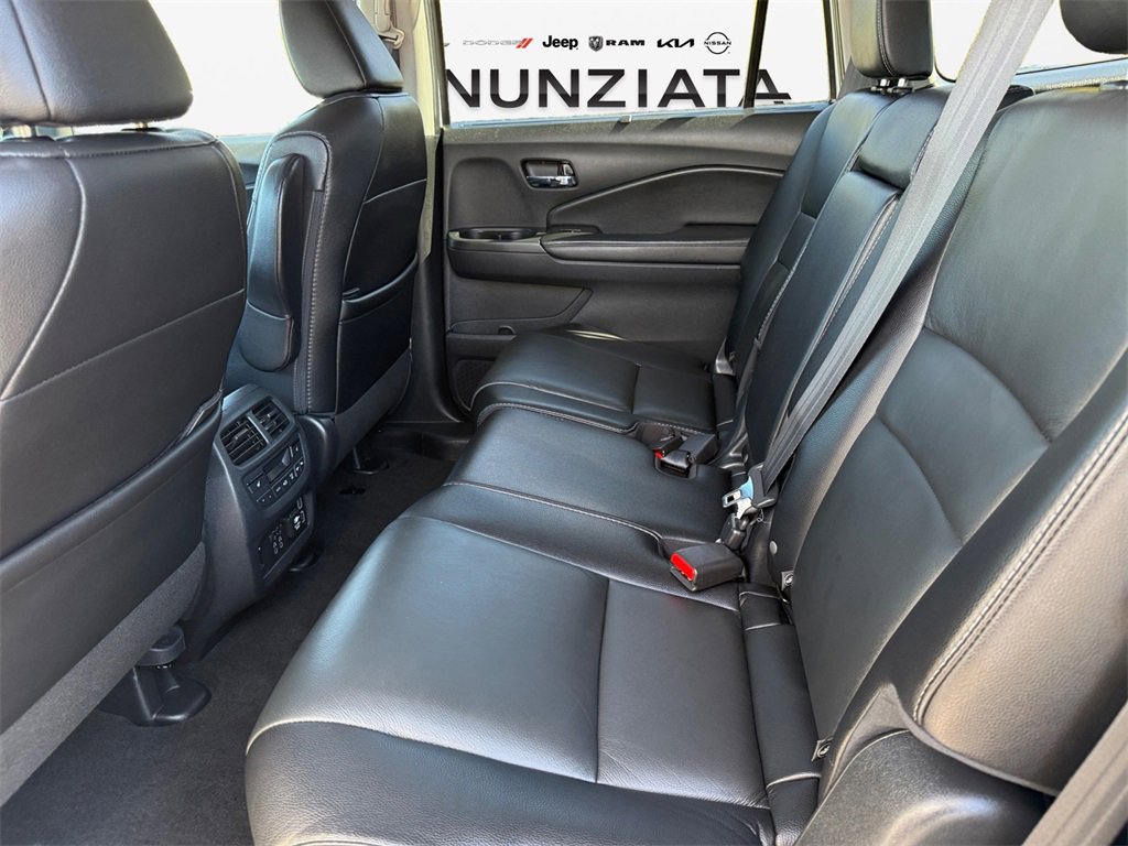 Used 2020 Honda Pilot Touring image 16