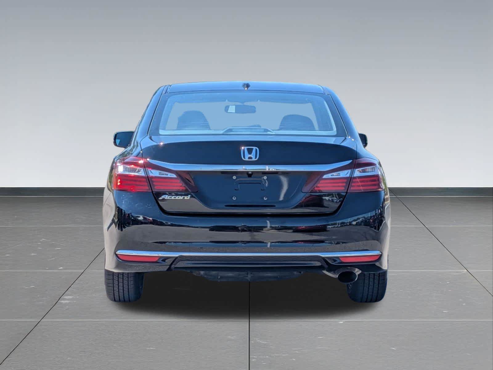 Certified 2017 Honda Accord EX-L image 4