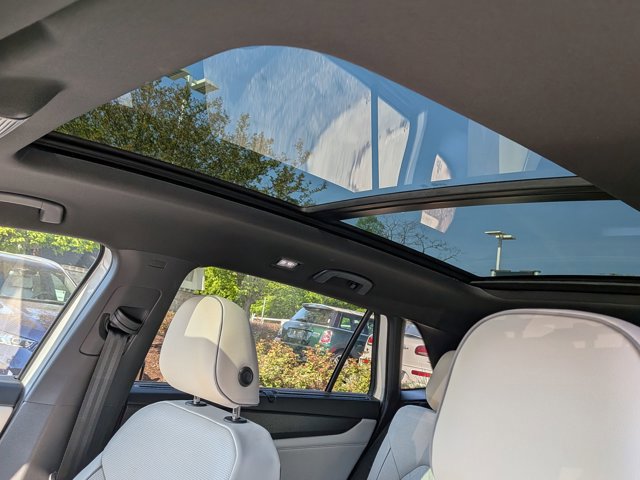 Used 2024 Volkswagen Atlas Cross Sport SEL Premium R-Line AWD/4WD image 18