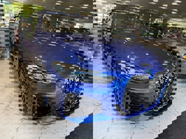 Used 2021 BMW M440i Convertible image 2