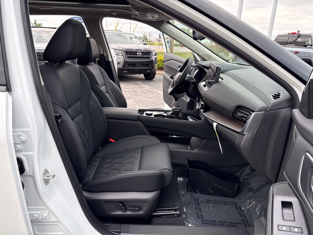 New 2026 Nissan Rogue Platinum w/ Platinum Premium Package AWD/4WD image 18
