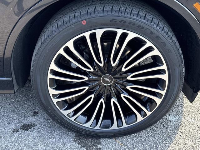 Certified 2023 Lincoln Aviator Black Label image 9