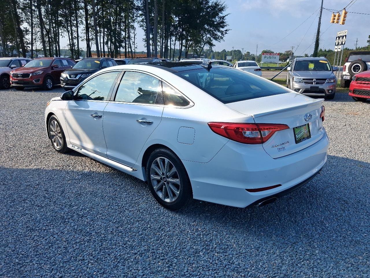 Used 2016 Hyundai Sonata Limited w/ Option Group 05 FWD image 3
