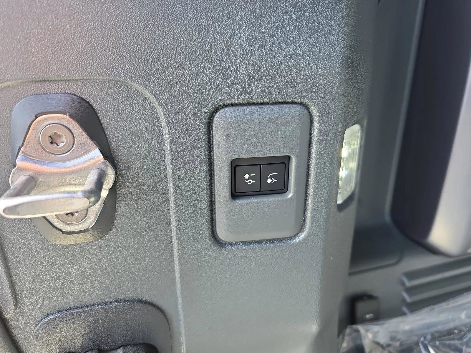New 2026 Land Rover Defender 110 S AWD/4WD image 13