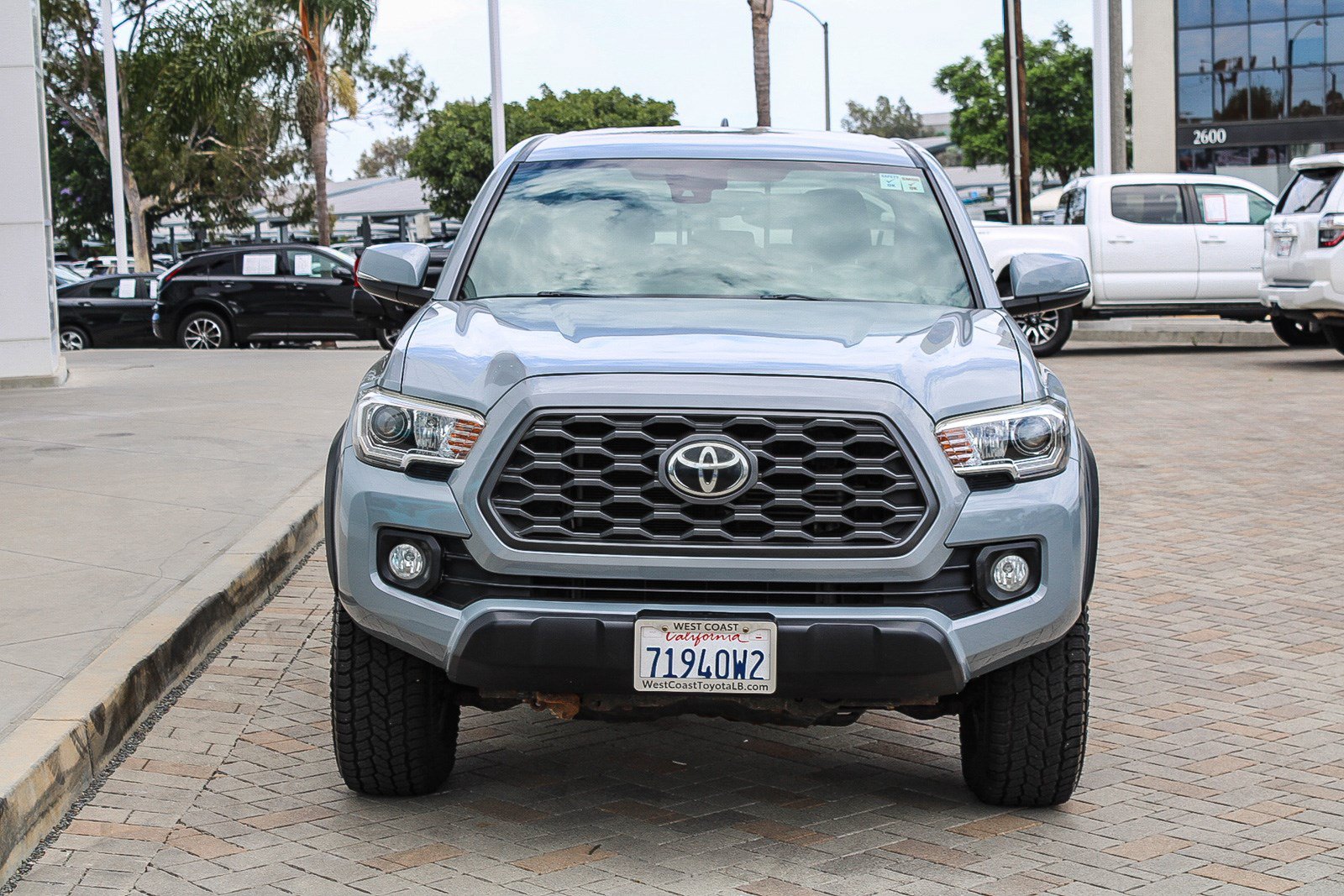 Certified 2020 Toyota Tacoma TRD Off-Road w/ Technology Package AWD/4WD image 2