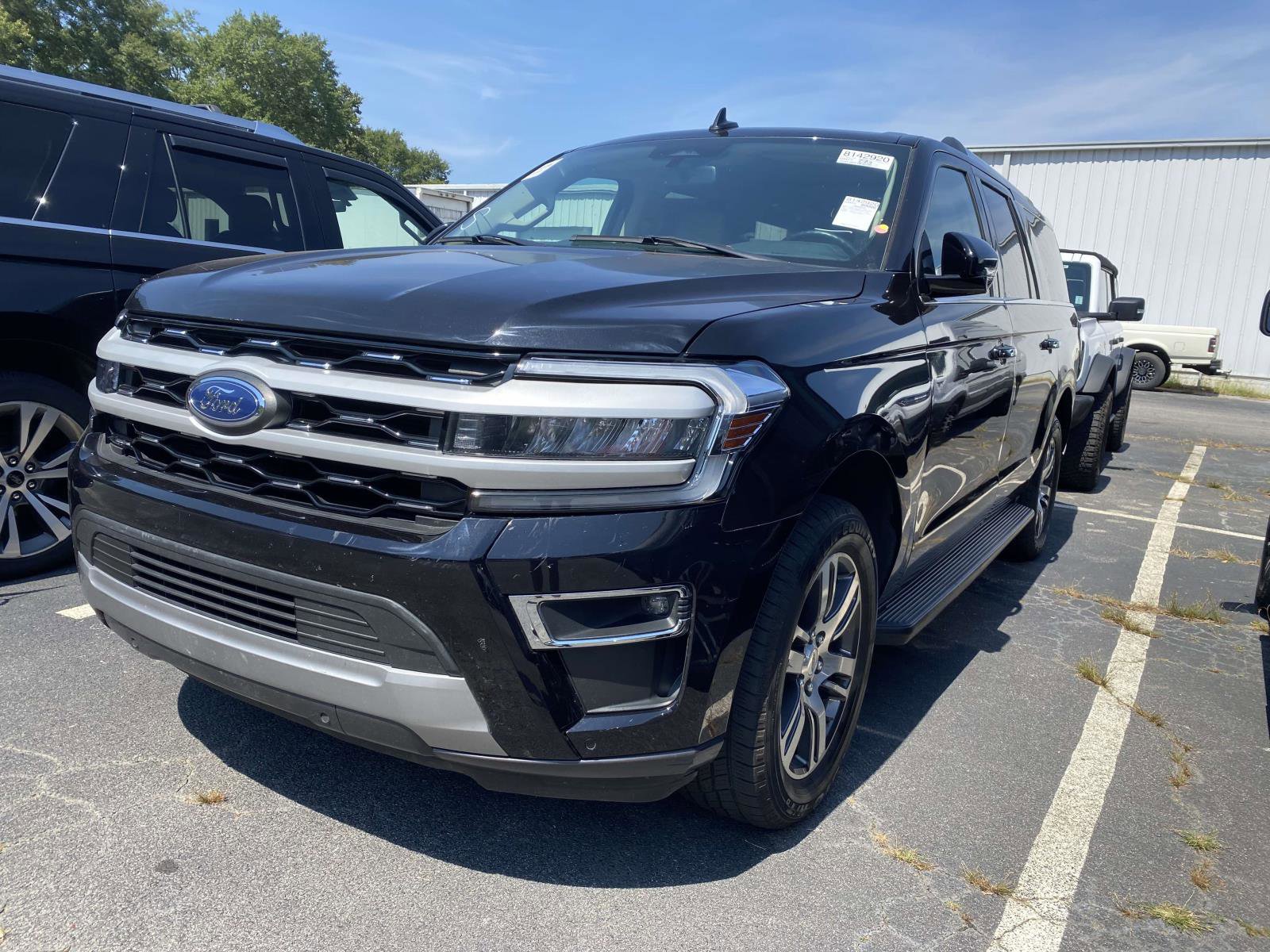 Used 2024 Ford Expedition Max Limited image 3