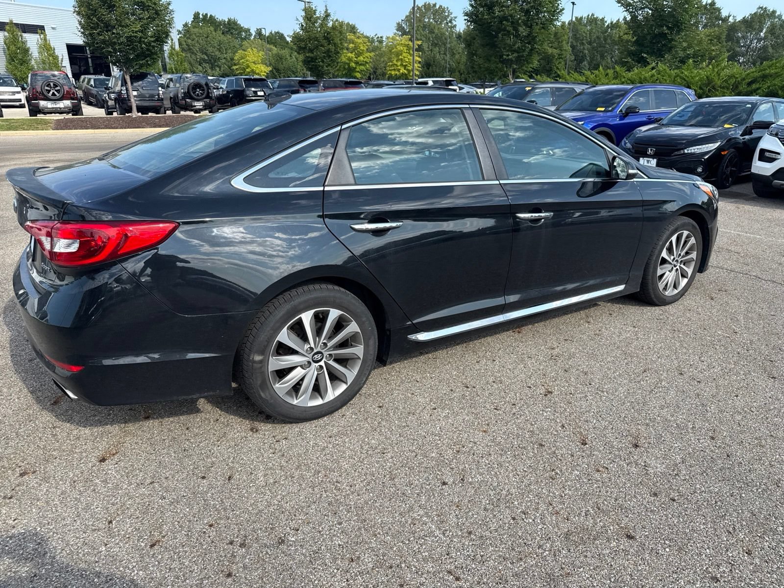 Used 2015 Hyundai Sonata Sport w/ Option Group 03 FWD image 5