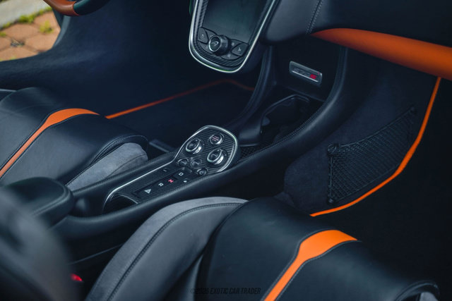 Used 2017 McLaren 570S Coupe RWD image 25
