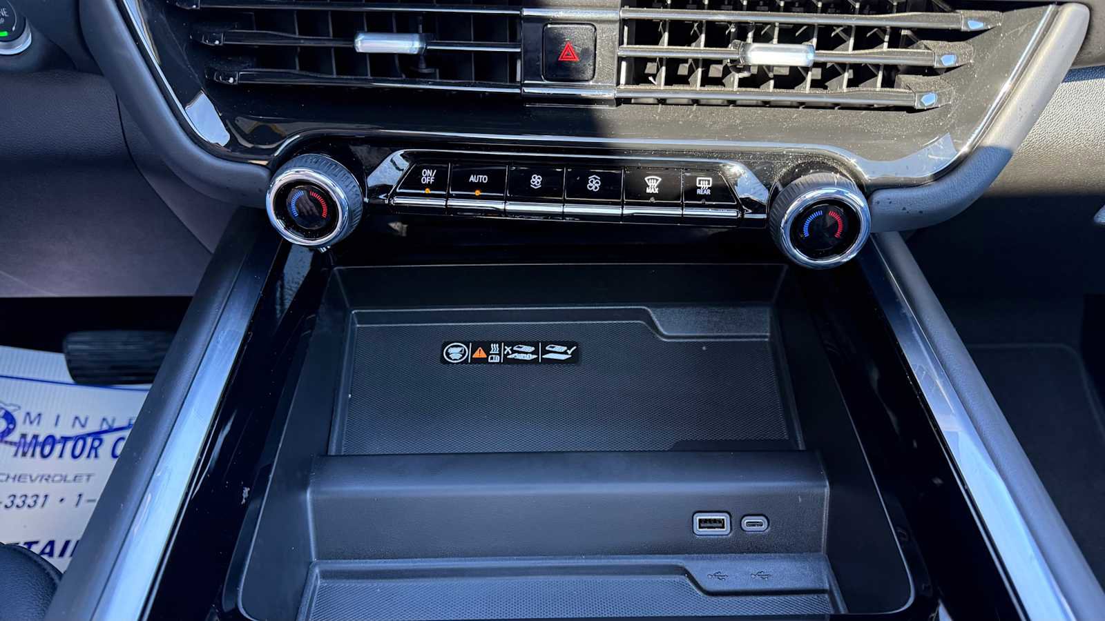 Used 2025 Chevrolet Suburban LT w/ Comfort Package image 24