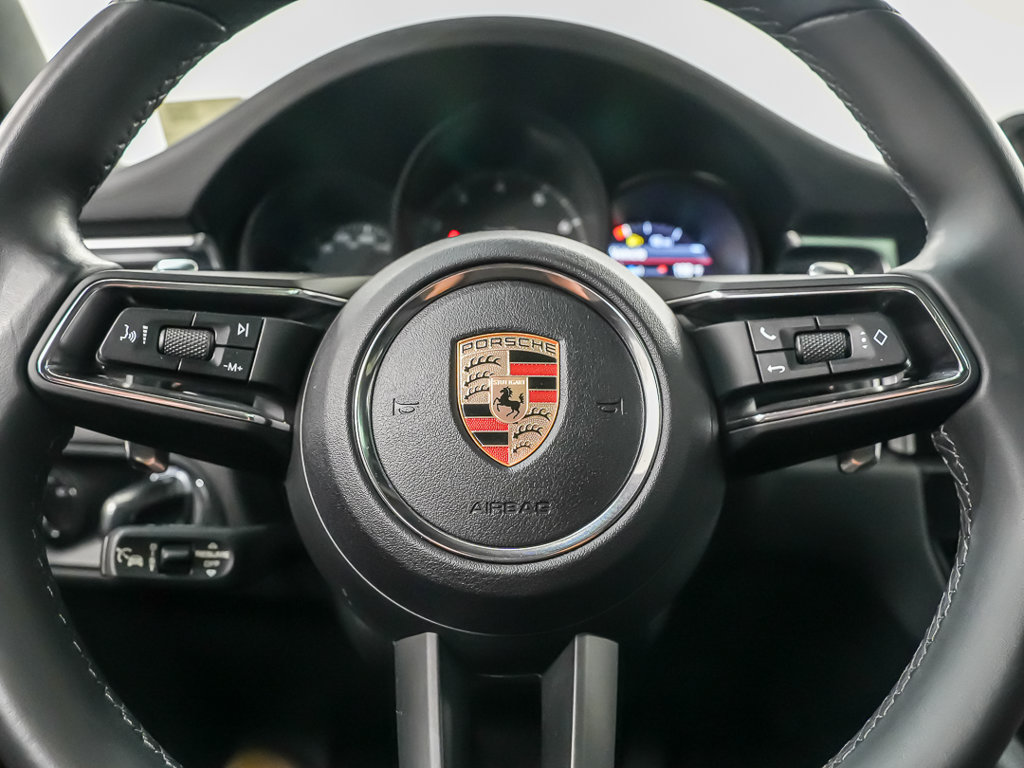 Certified 2024 Porsche Macan AWD/4WD image 25
