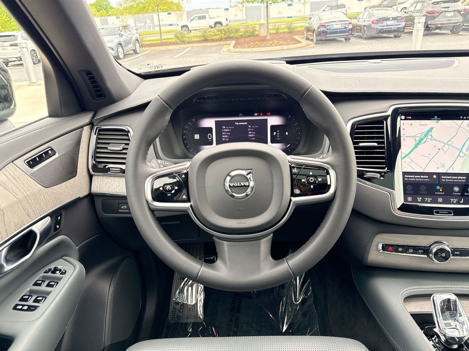 Certified 2024 Volvo XC90 B6 Ultimate w/ Protection Package Premier AWD/4WD image 16
