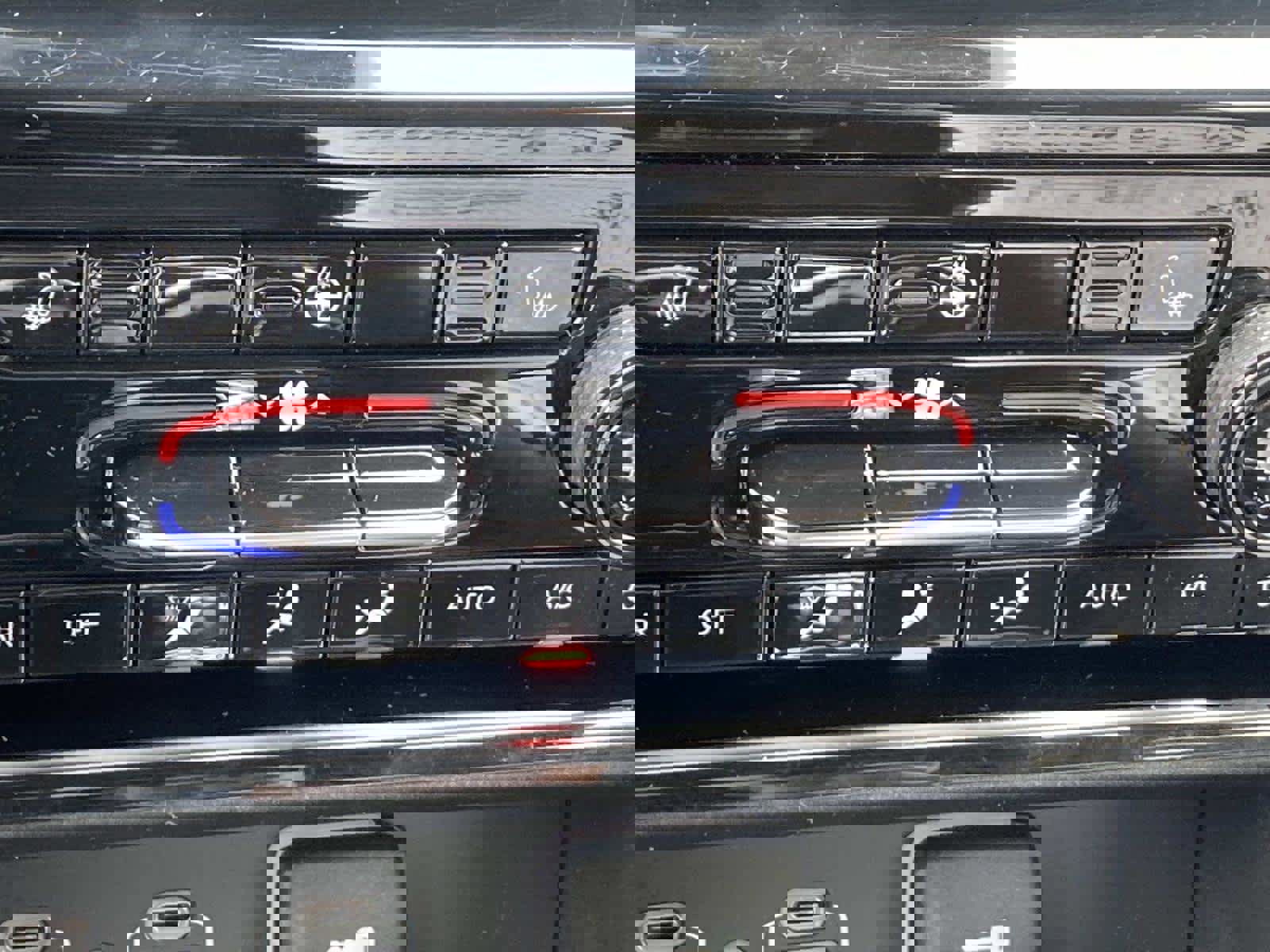 Certified 2025 Jeep Grand Cherokee Laredo w/ Luxury Tech Group I AWD/4WD image 30