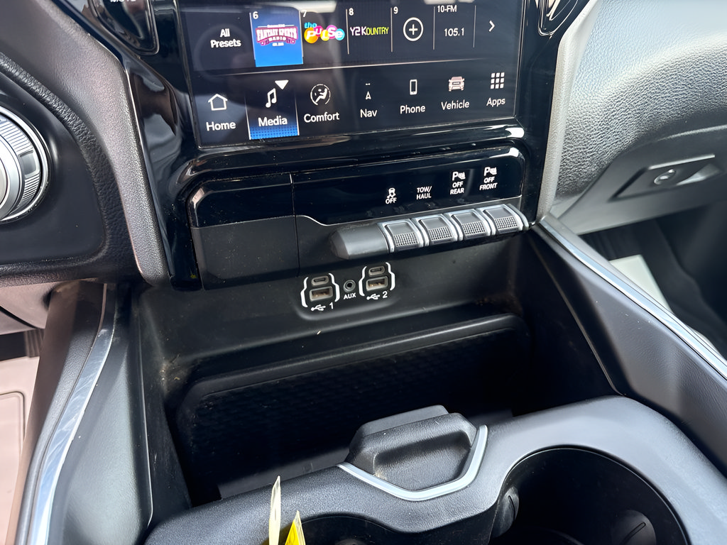 Used 2023 RAM 1500 Laramie AWD/4WD image 19