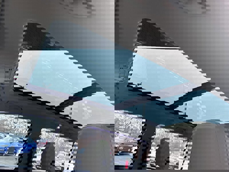 Used 2021 Volkswagen Tiguan SE w/ Panoramic Sunroof Package AWD/4WD image 17