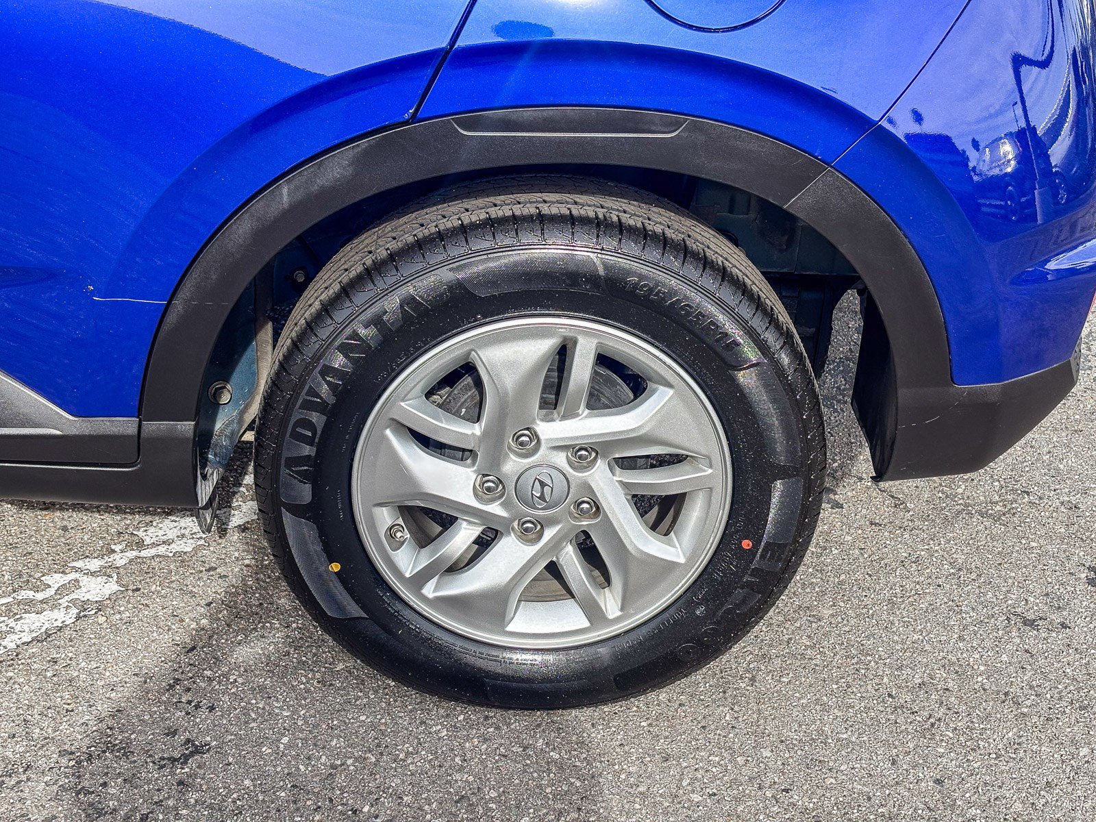 Used 2024 Hyundai Venue SE FWD image 13