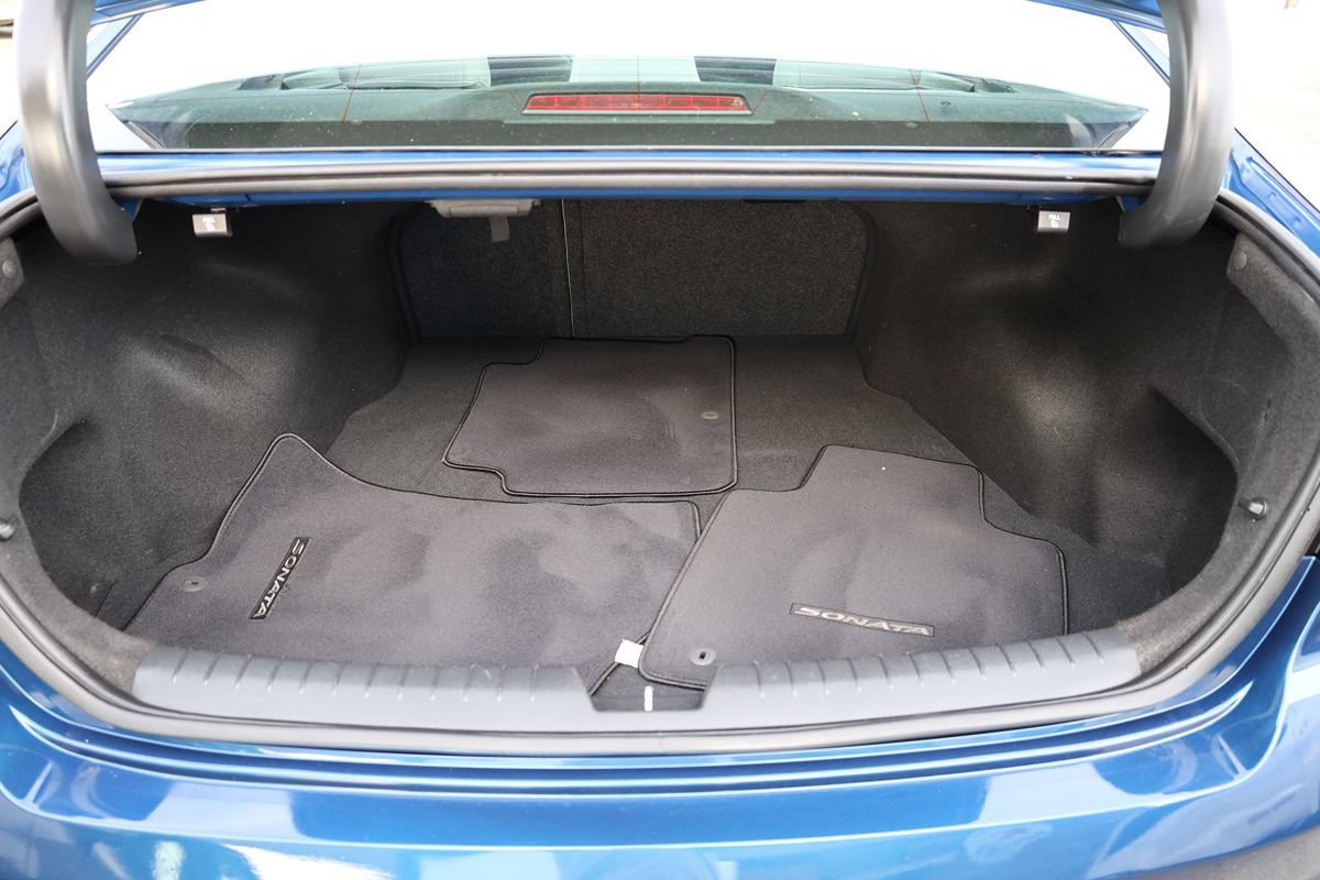 Used 2017 Hyundai Sonata SE w/ Cargo Package FWD image 11