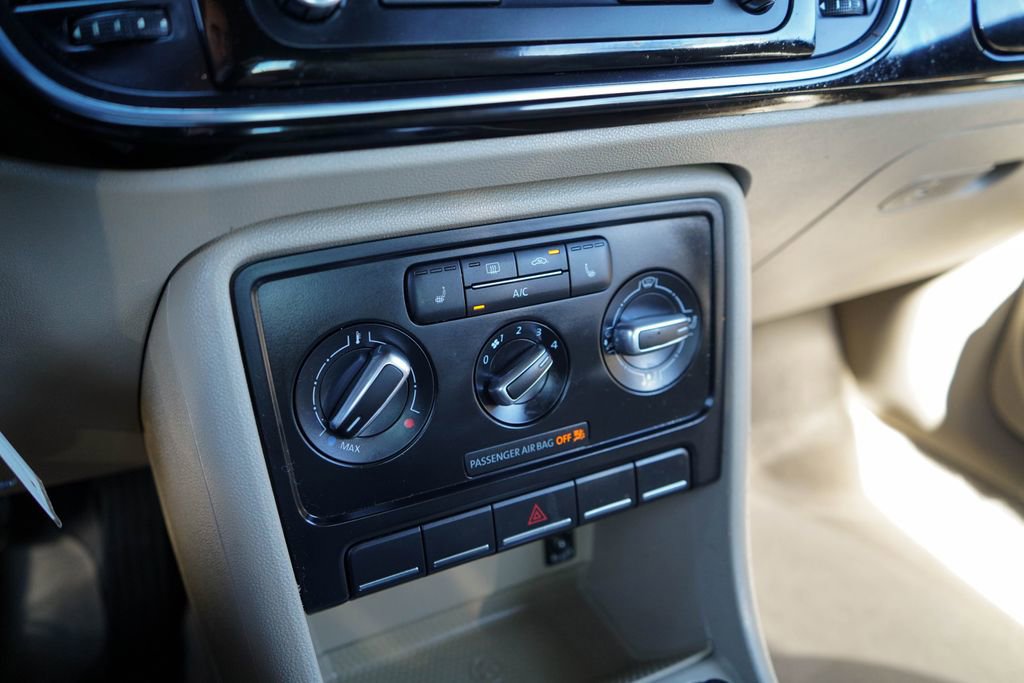 Used 2014 Volkswagen Beetle 2.5 image 21