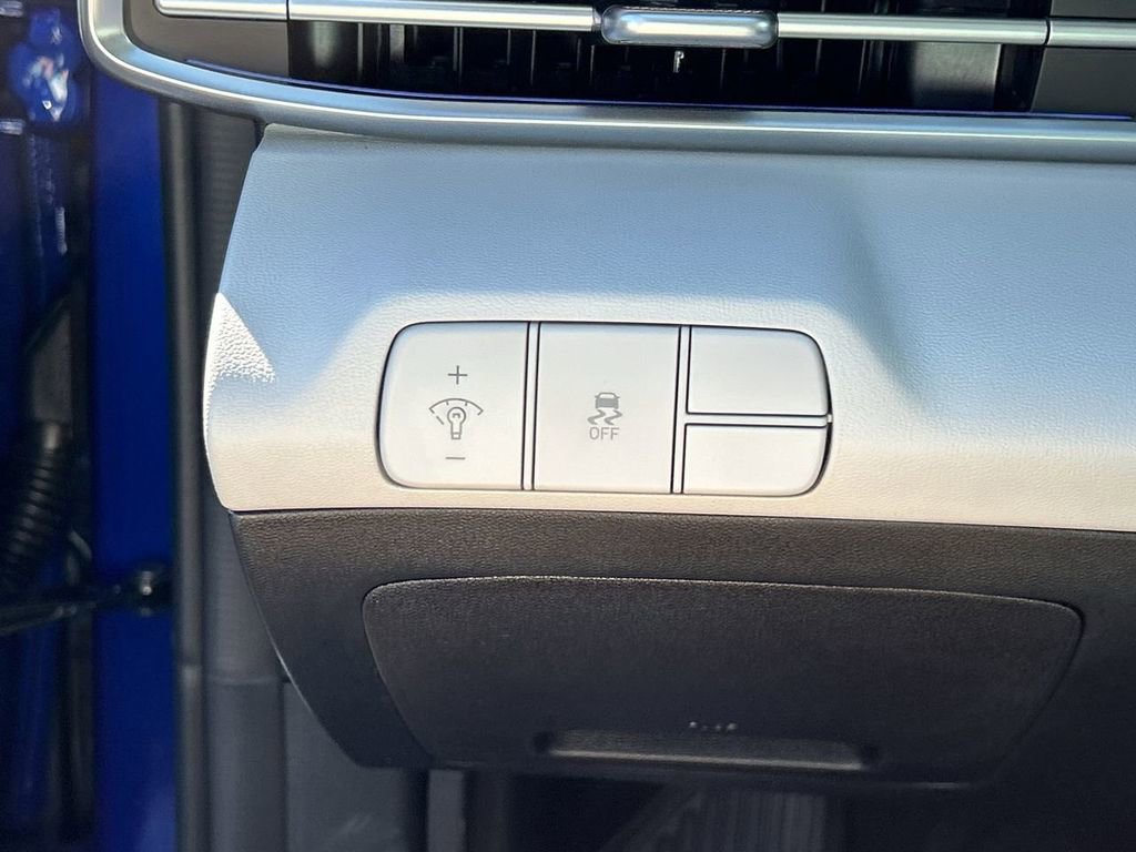 New 2025 Hyundai Elantra Limited image 26