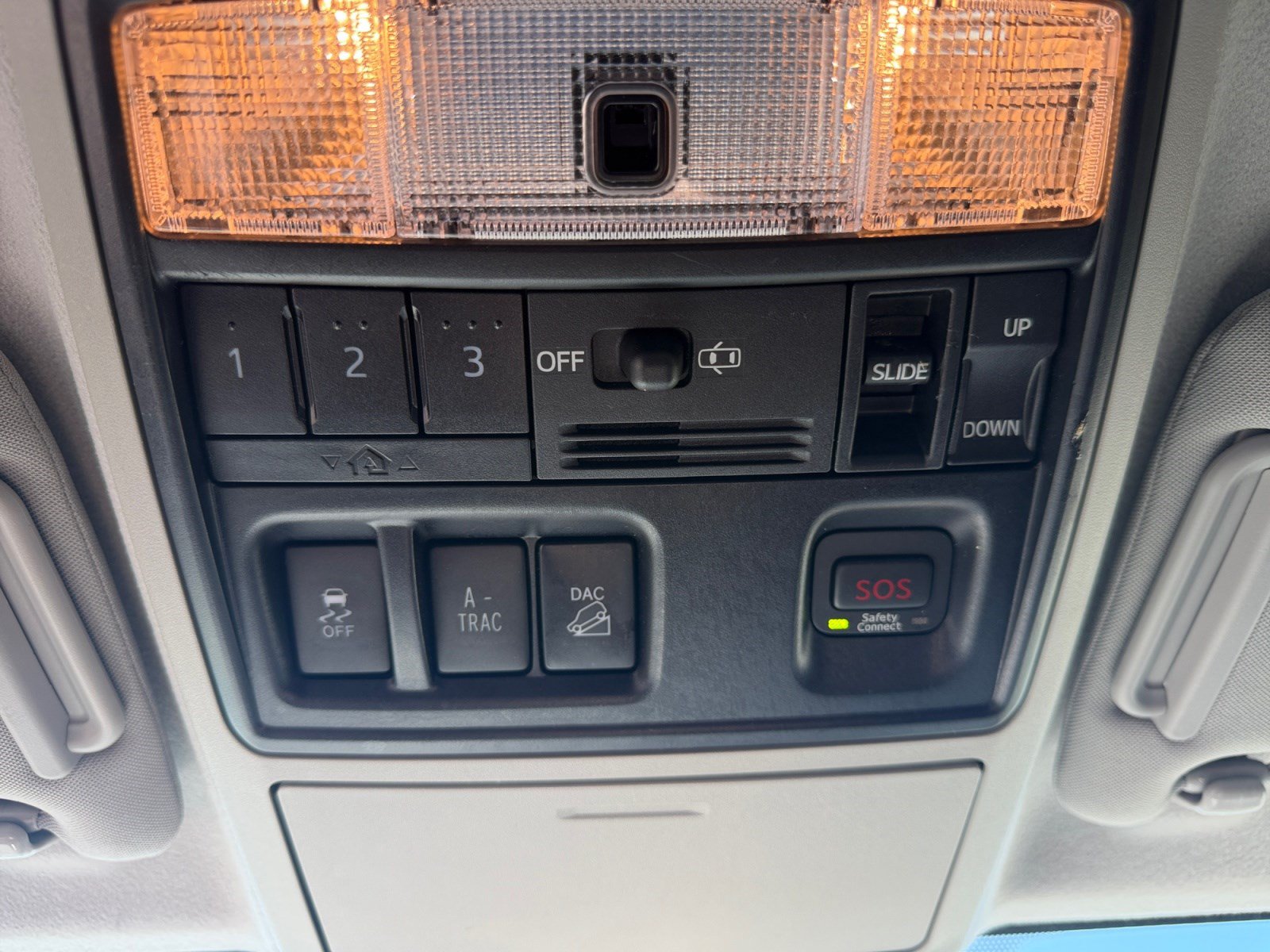 Used 2019 Toyota 4Runner Limited w/ Four Season Floor Mat Package AWD/4WD image 29