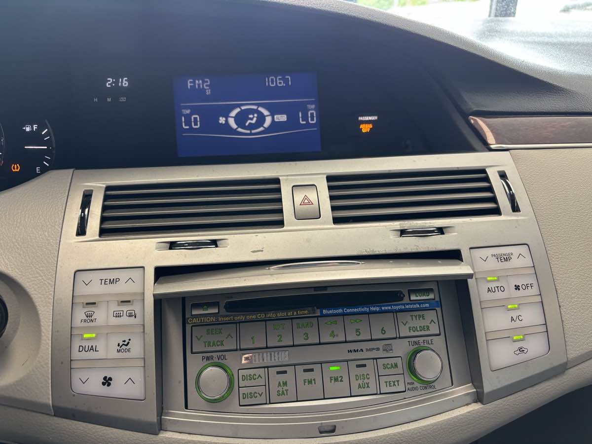 Used 2009 Toyota Avalon XLS FWD image 15