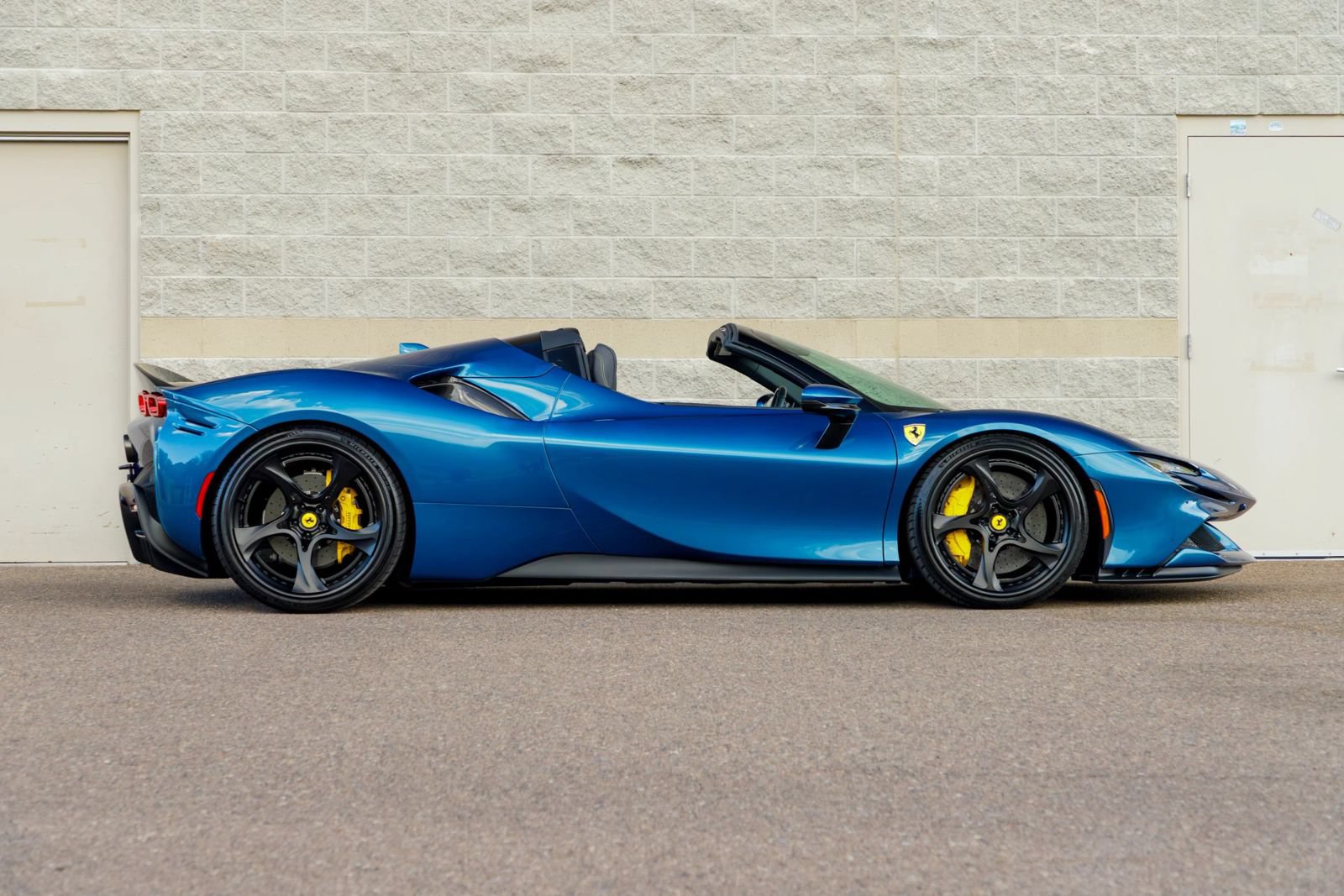 Used 2023 Ferrari SF90 Spider AWD/4WD image 6