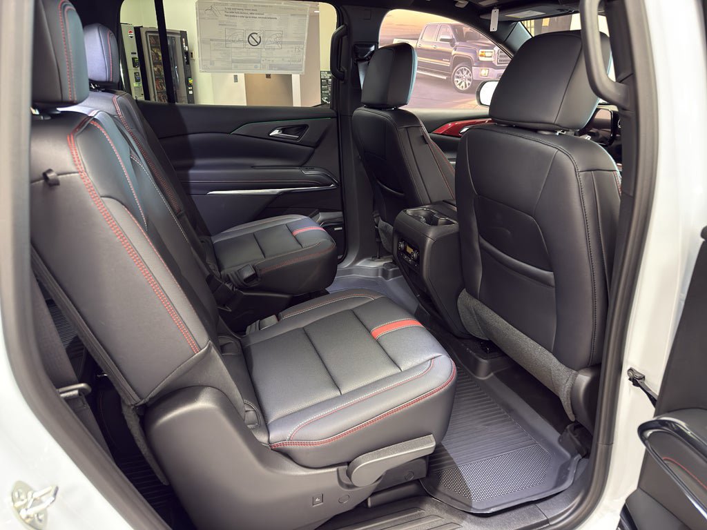 New 2026 Chevrolet Traverse RS w/ LPO, Floor Liner Package AWD/4WD image 11
