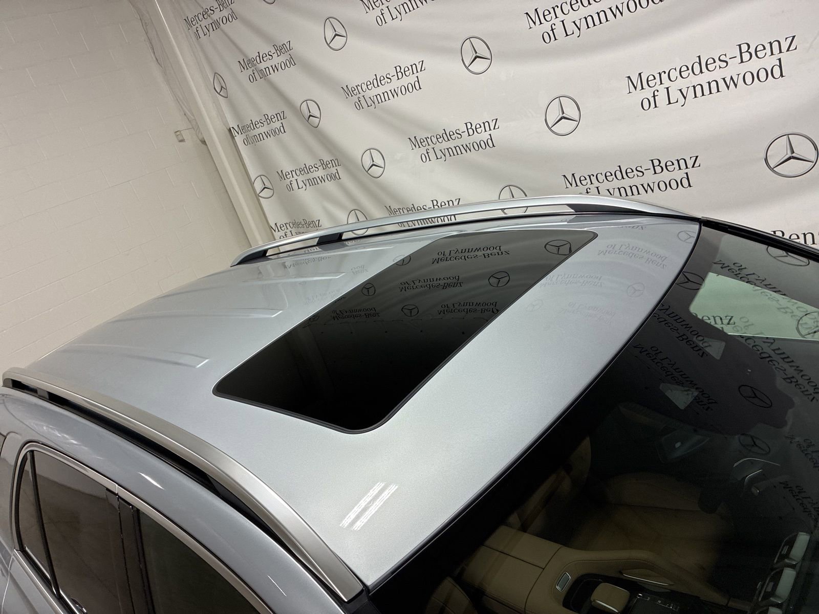 Used 2025 Mercedes-Benz GLE 450e 4MATIC image 33