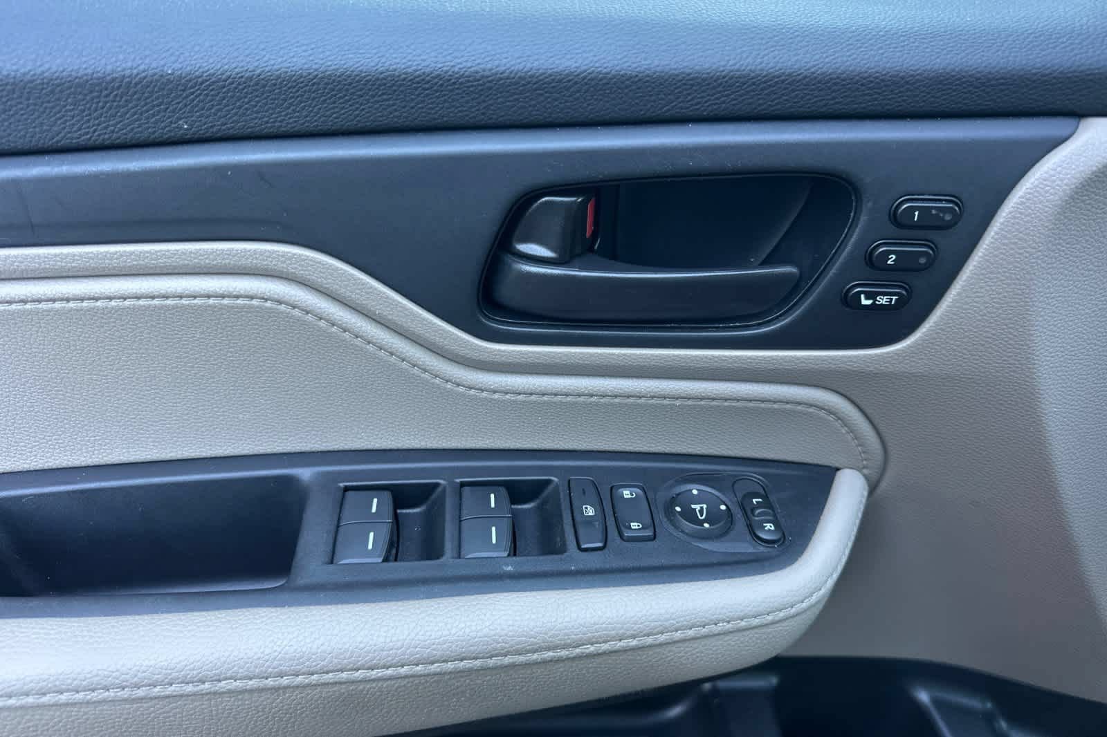 Used 2023 Honda Odyssey EX-L image 13
