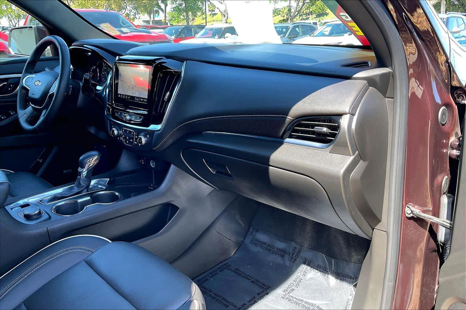 Certified 2023 Chevrolet Traverse Premier FWD image 16