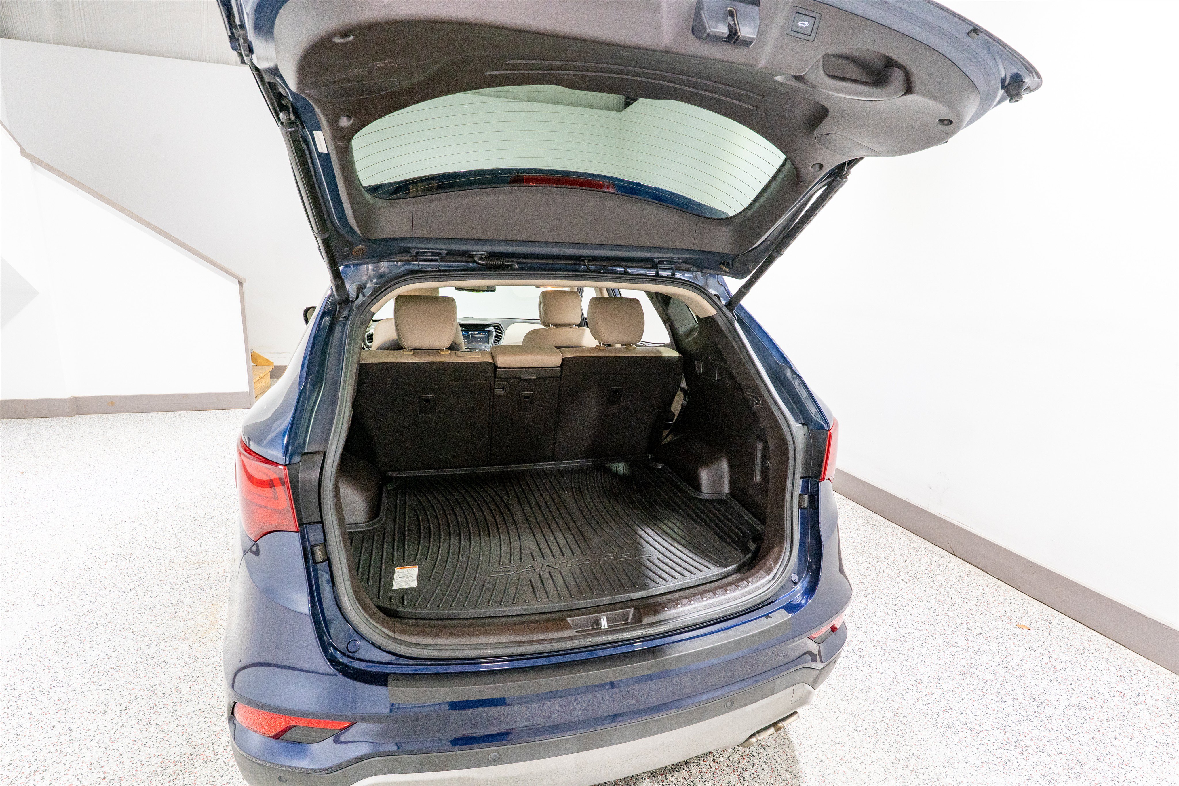 Used 2017 Hyundai Santa Fe Sport FWD image 31