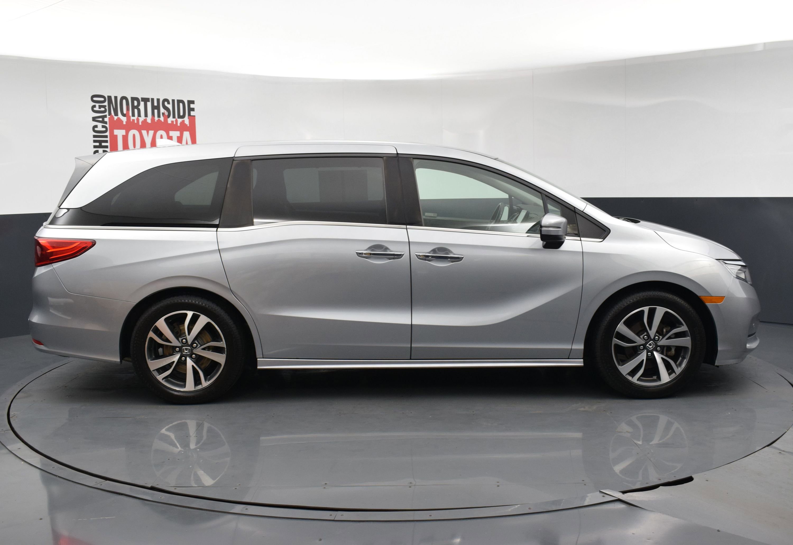 Used 2022 Honda Odyssey Touring image 5