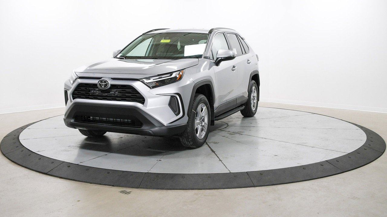 New 2025 Toyota RAV4 XLE image 2