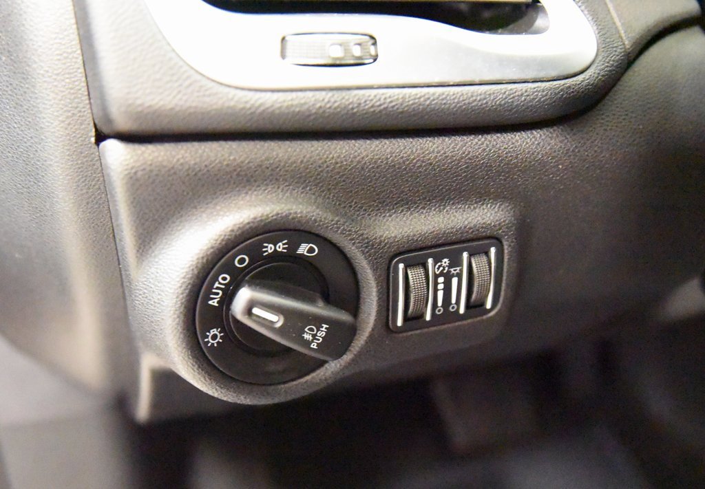 Used 2014 Dodge Dart SXT image 16