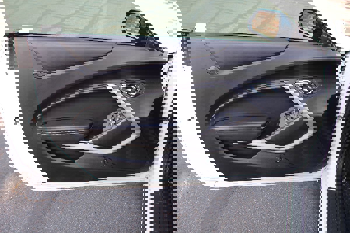 Used 2019 Chevrolet Camaro SS RWD image 11