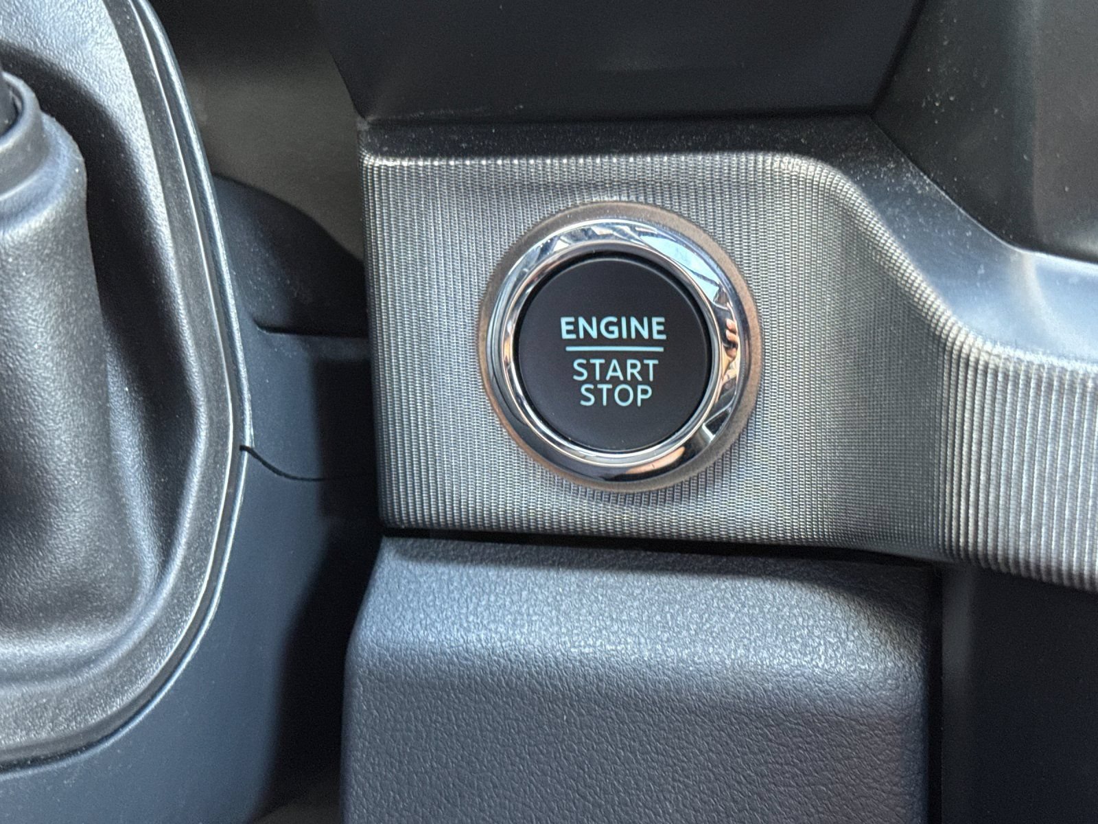 Used 2024 Ford F250 Platinum w/ FX4 Off-Road Package AWD/4WD image 22