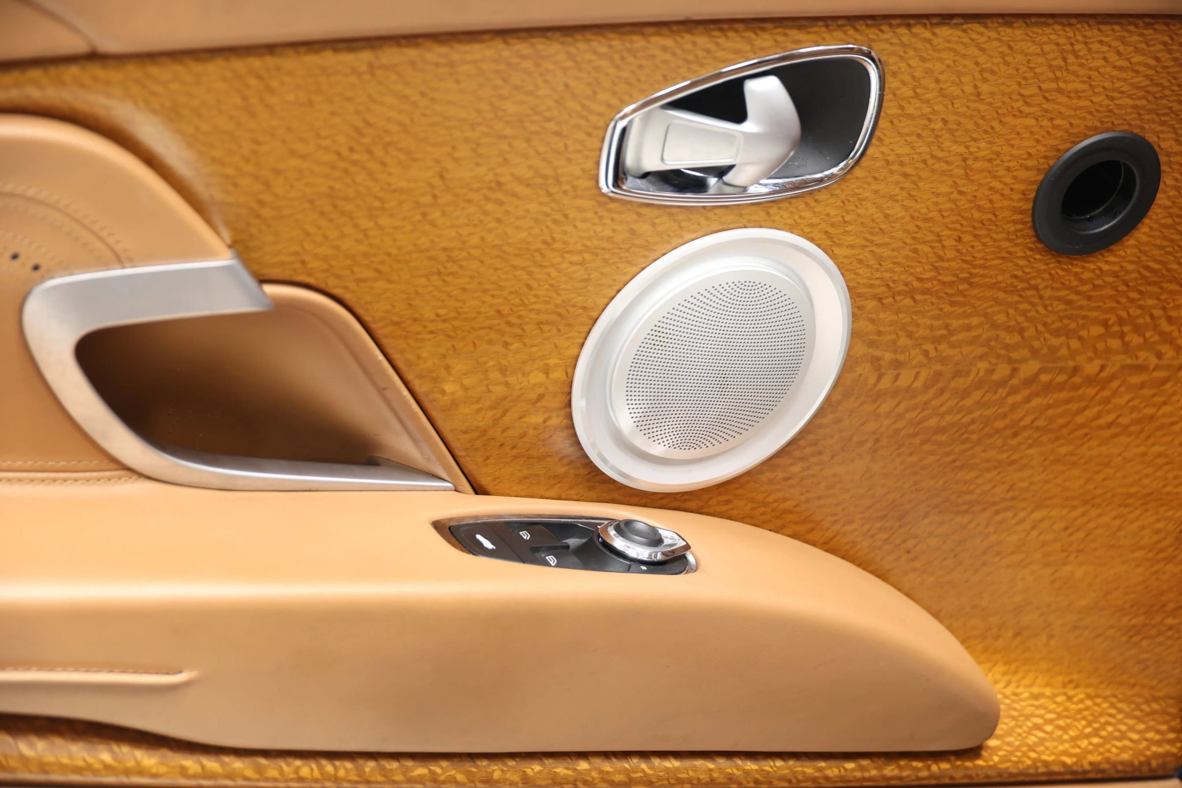 Used 2017 Aston Martin DB11 V12 image 13