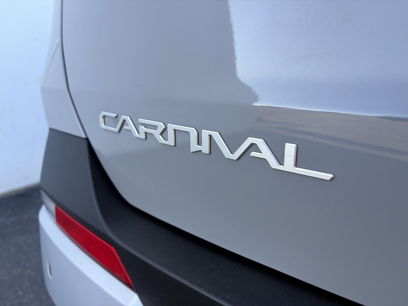 Used 2026 Kia Carnival EX FWD image 30
