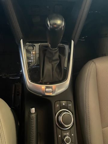 Used 2020 Toyota Yaris XLE image 23