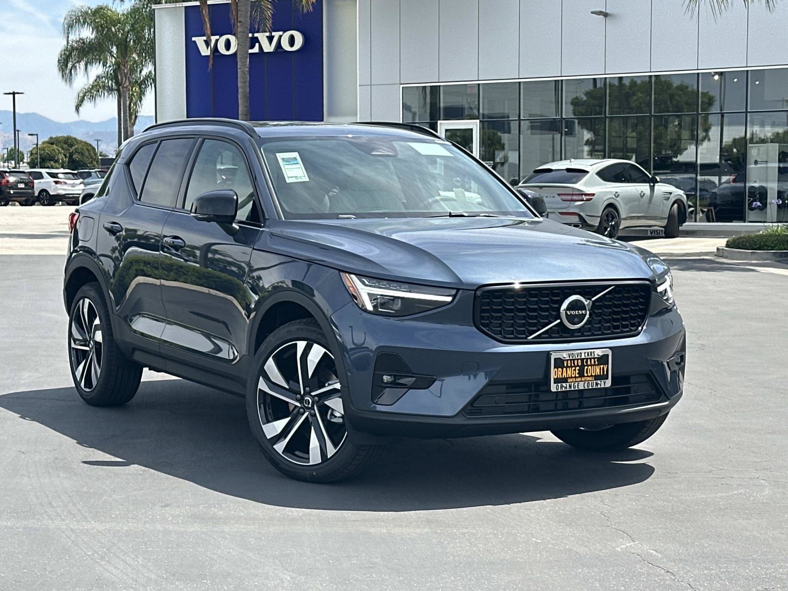 New 2026 Volvo XC40 B5 Ultra w/ Climate Package