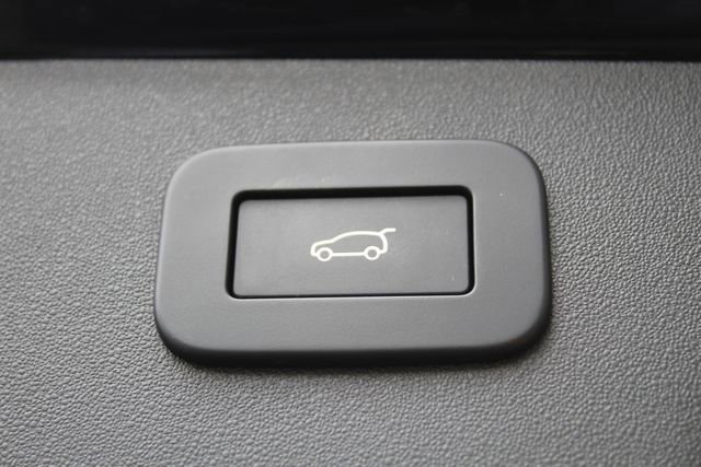 Used 2024 Jaguar E-PACE R-Dynamic SE image 24