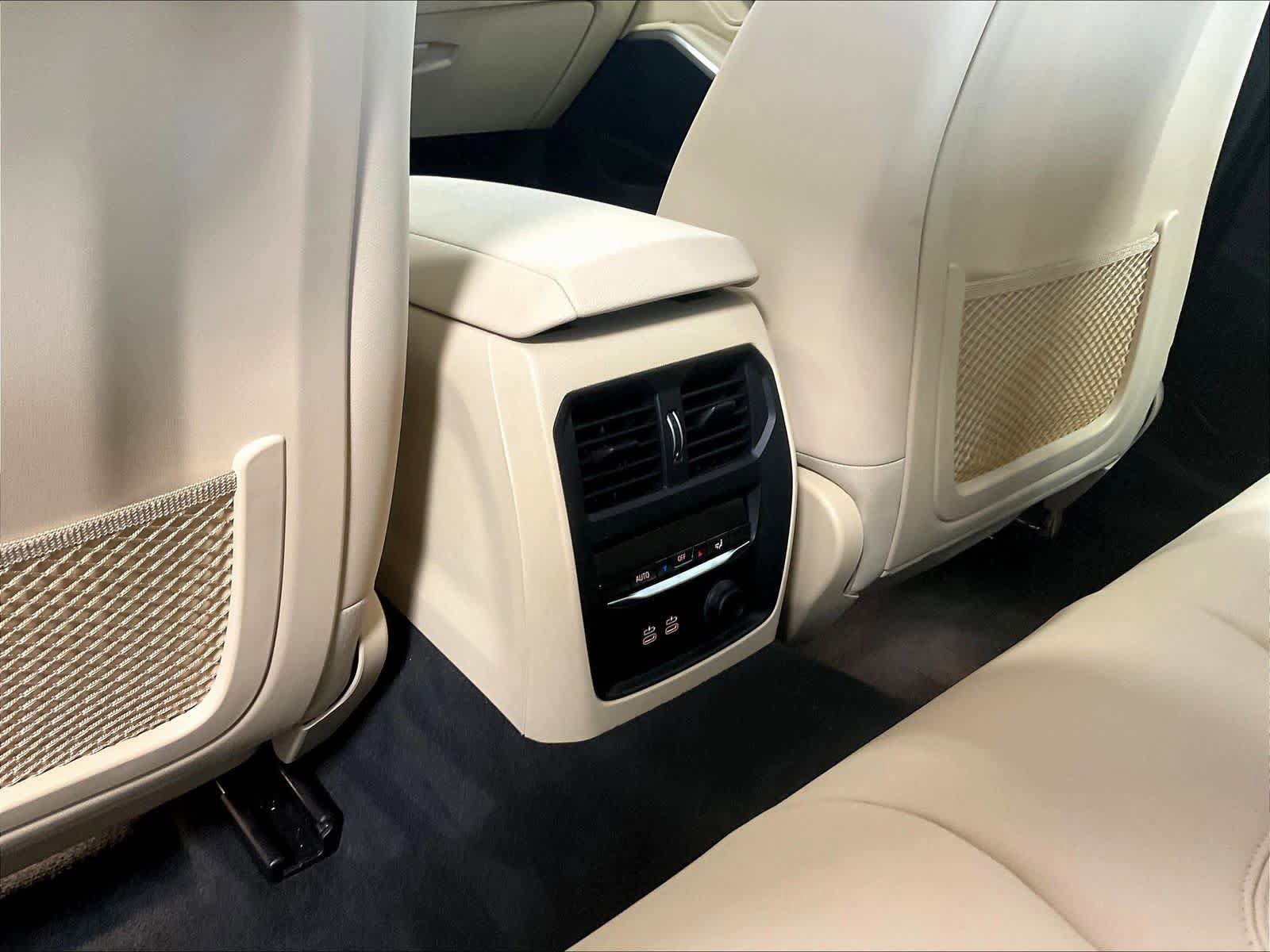 Used 2019 BMW 330i xDrive Sedan w/ Premium Package image 28