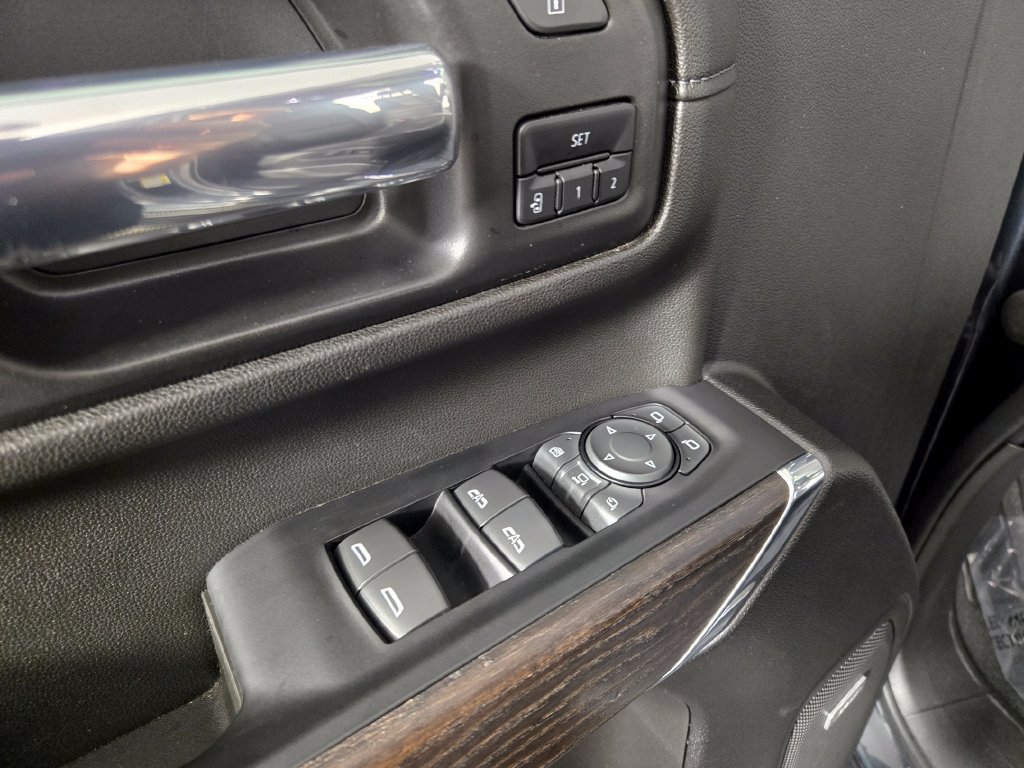 Certified 2022 GMC Sierra 3500 Denali w/ Denali Ultimate Package AWD/4WD image 17