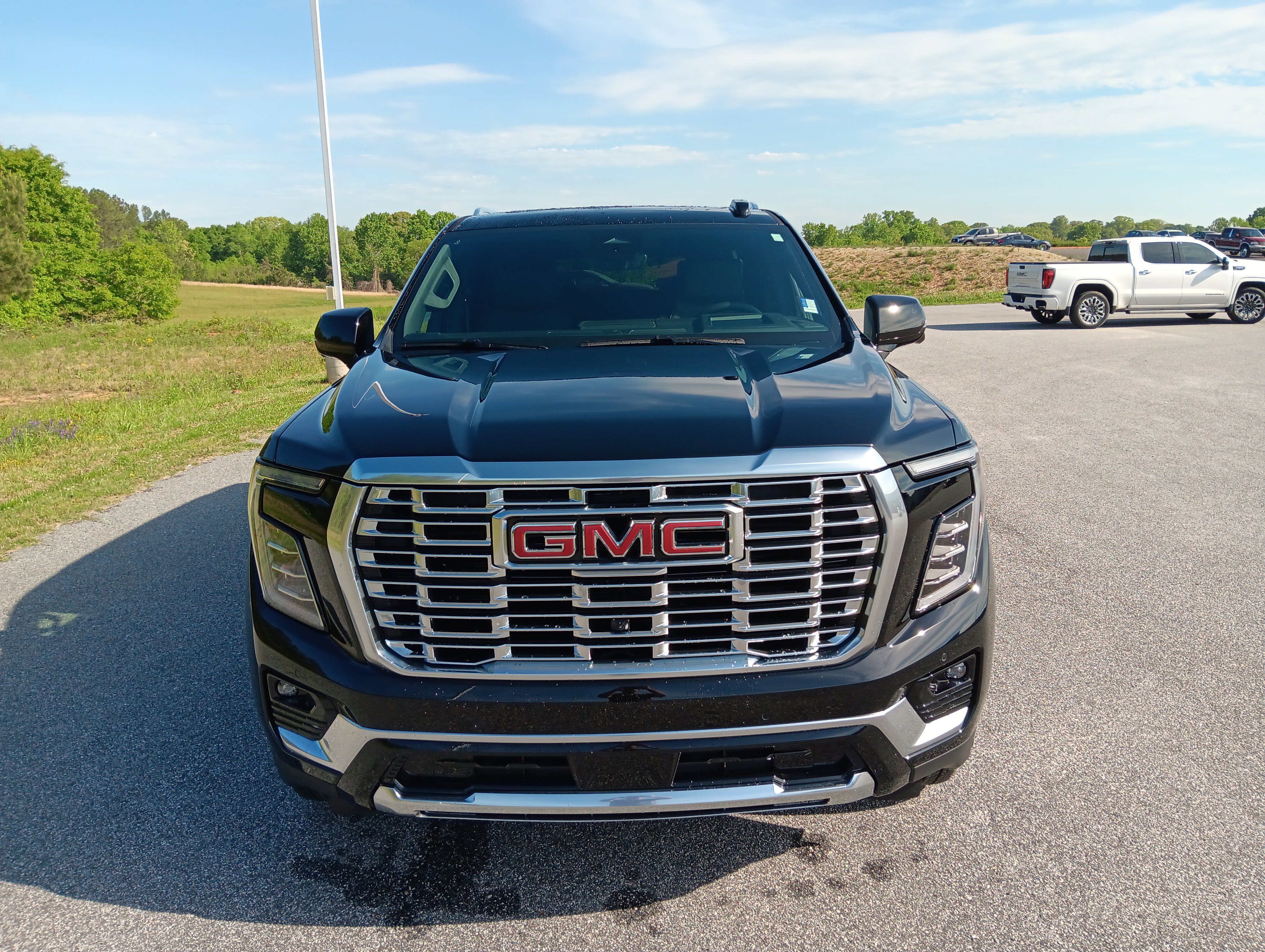 New 2026 GMC Yukon Denali w/ Denali Reserve Package AWD/4WD image 6