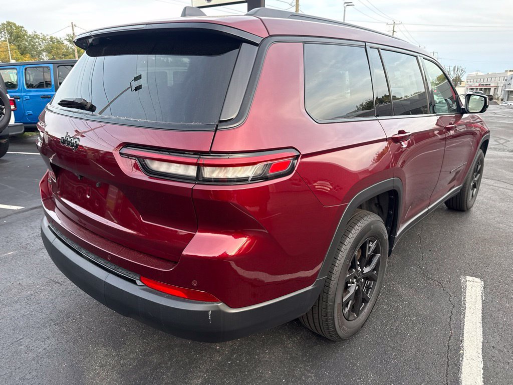 Certified 2025 Jeep Grand Cherokee L Altitude AWD/4WD image 6